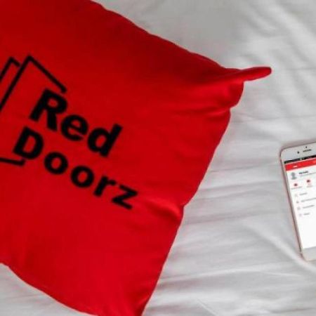 Reddoorz Plus Near Ancol Jakarta Exterior photo