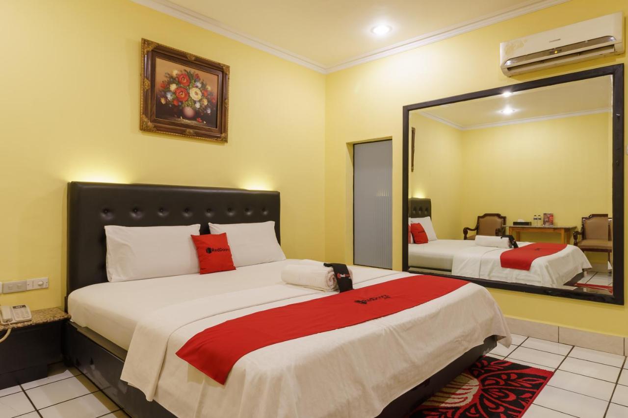 Reddoorz Plus Near Ancol Jakarta Exterior photo