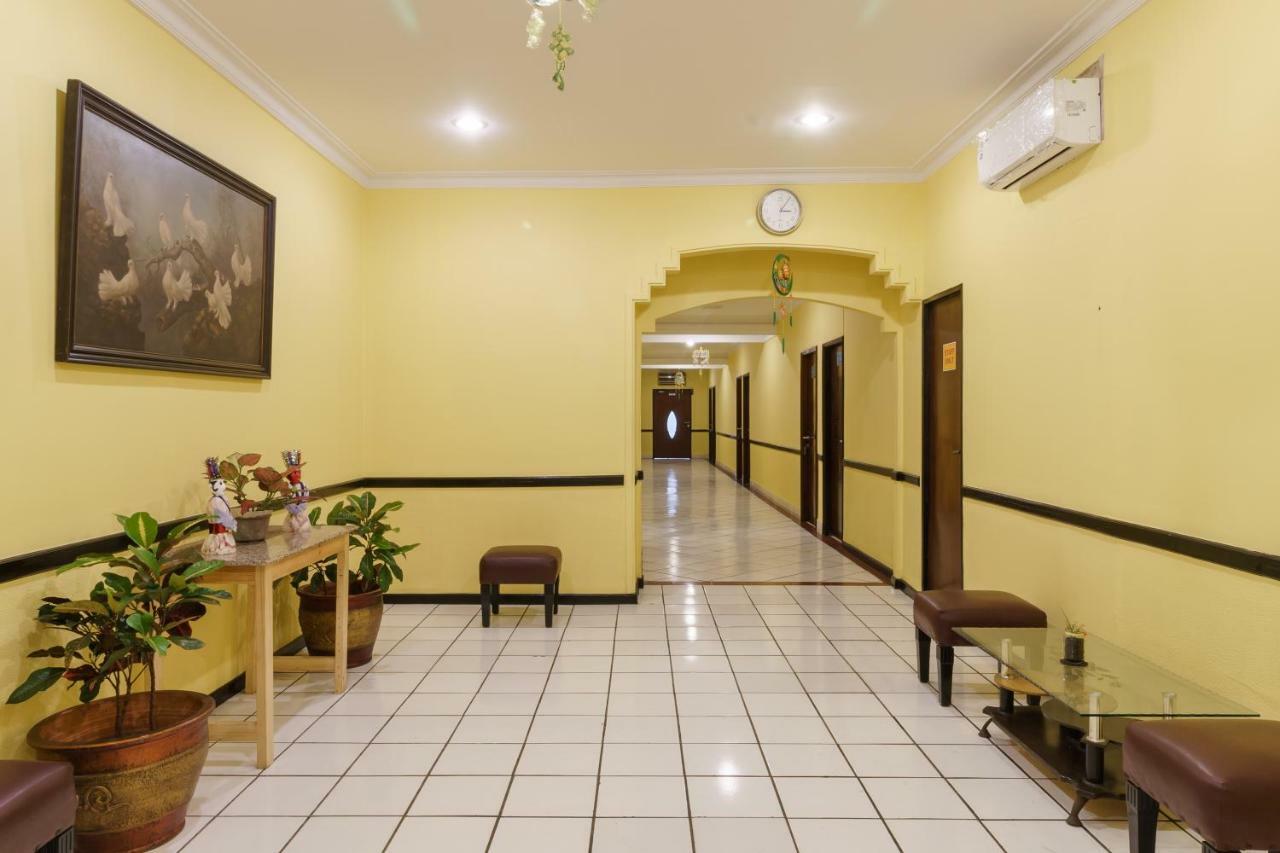 Reddoorz Plus Near Ancol Jakarta Exterior photo