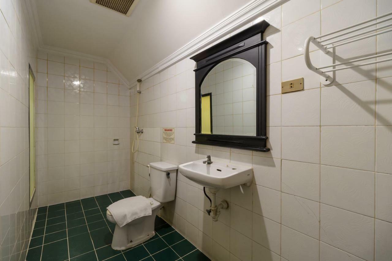 Reddoorz Plus Near Ancol Jakarta Exterior photo
