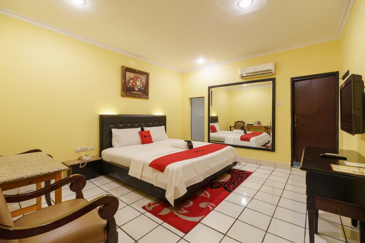 Reddoorz Plus Near Ancol Jakarta Exterior photo