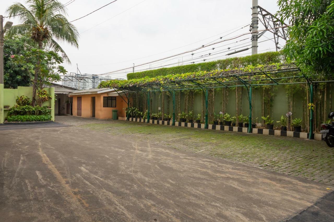 Reddoorz Plus Near Ancol Jakarta Exterior photo