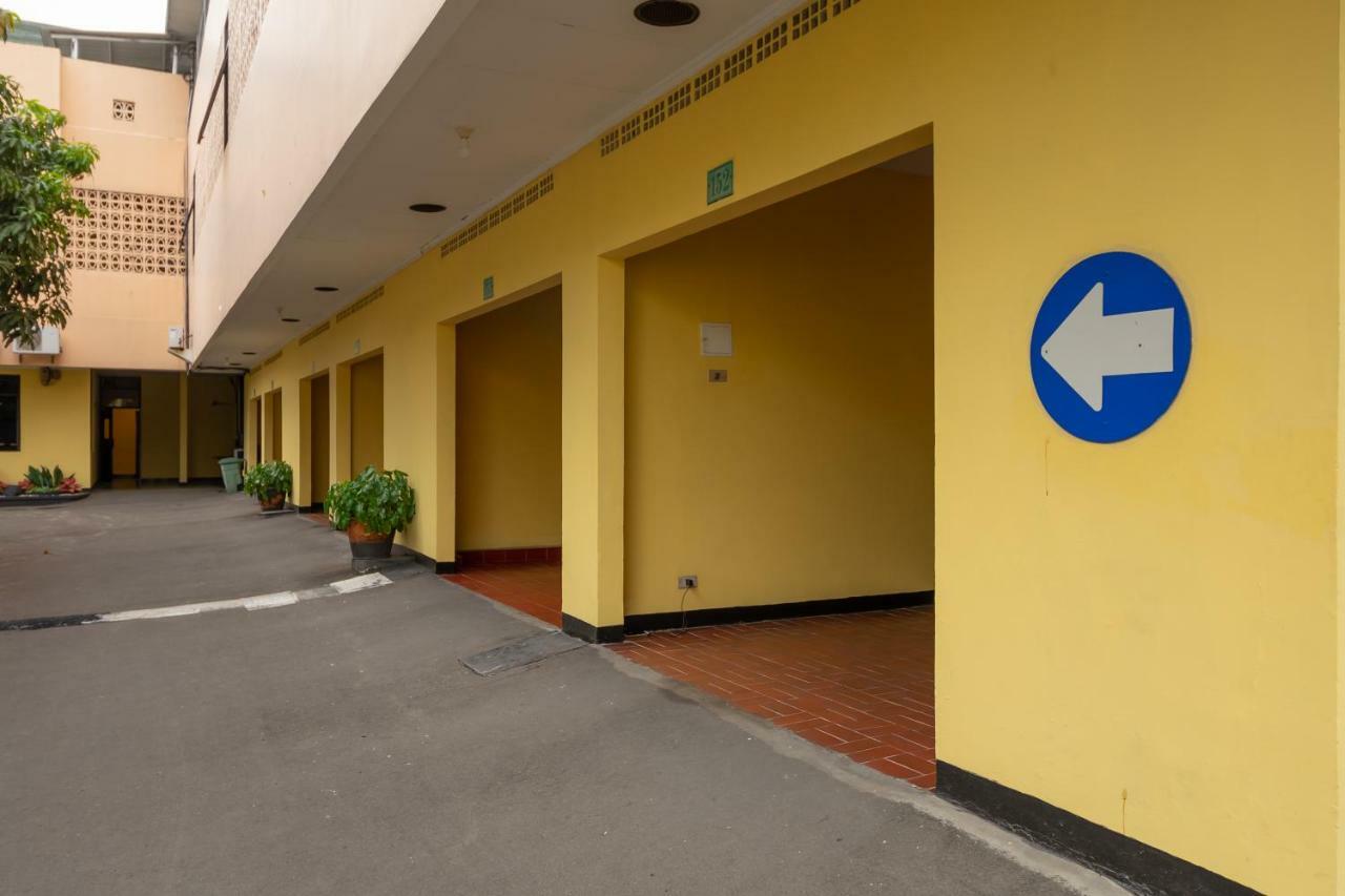 Reddoorz Plus Near Ancol Jakarta Exterior photo